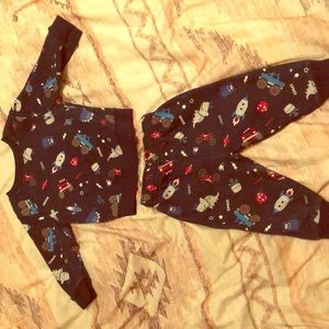 6-9 Month infant sweat suit.